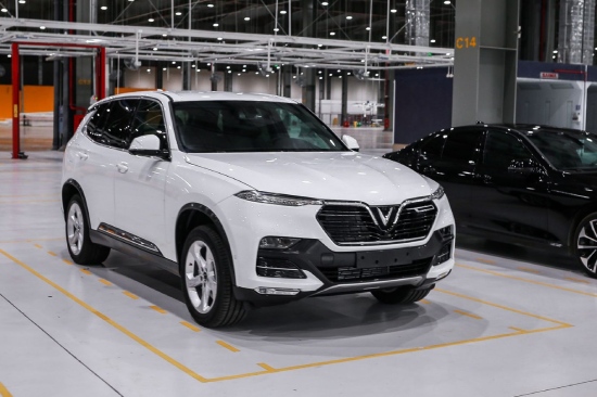 đầu xe VinFast Lux SA trắng